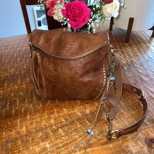 The Sak Silverlake Crossbody Tooled Leather Casual Purse Adjustable Straps 5443